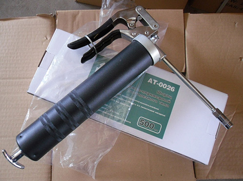 手動(dòng)黃油槍正確使用方法相關(guān)圖片